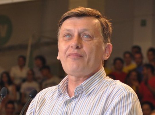 Crin Antonescu şi candidaţii PNL la europarlamentare vin la Constanţa